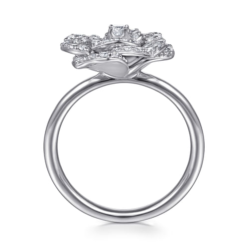 14K White Gold Diamond Floral Fashion Ring