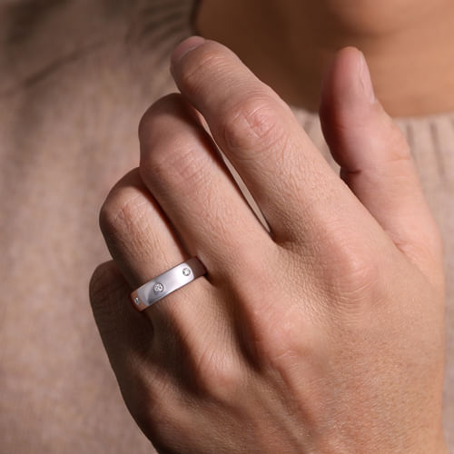 14K White Gold Diamond Men's Wedding Ring in High Polished Finish