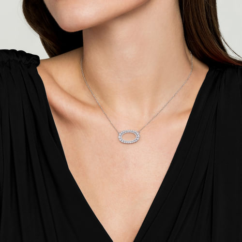 14K White Gold Diamond Oval Pendant Necklace