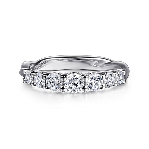 14K White Gold Graduating Diamond Anniversary Band