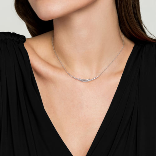 14K White Gold Graduating Diamond Bar Necklace