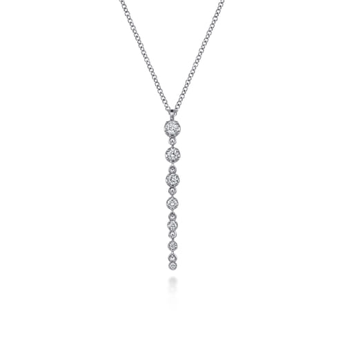 14K White Gold Graduating Diamond Buttercup Set Drop Necklace 14K White Gold Graduating Diamond Buttercup Set Drop Necklace