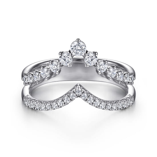 14K White Gold Graduating Diamond Chevron Ring