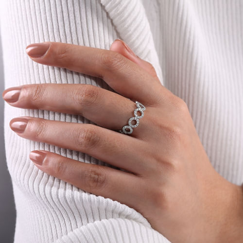 14K White Gold Open Circle Diamond Ring
