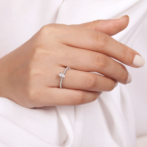 14K White Gold Oval Diamond Engagement Ring