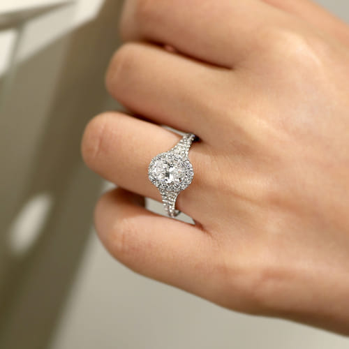 14K White Gold Oval Halo Diamond Engagement Ring