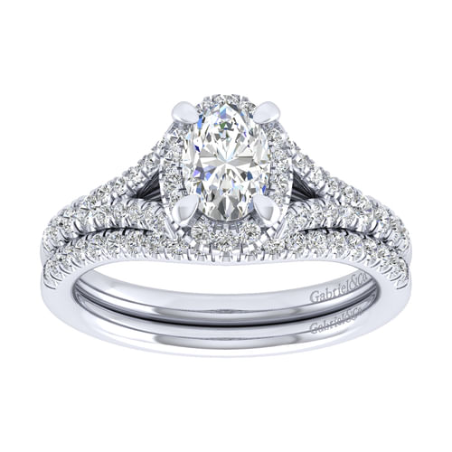 14K White Gold Oval Halo Diamond Engagement Ring