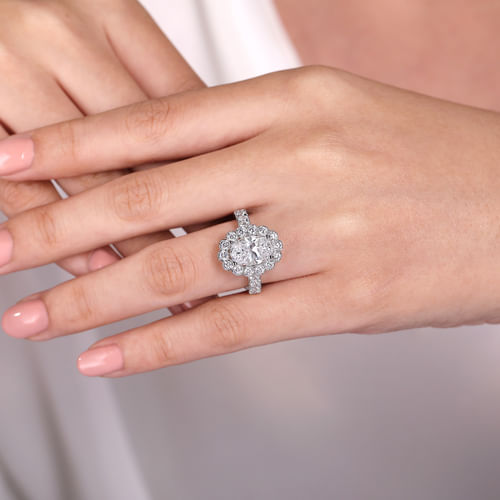 14K White Gold Oval Halo Diamond Engagement Ring