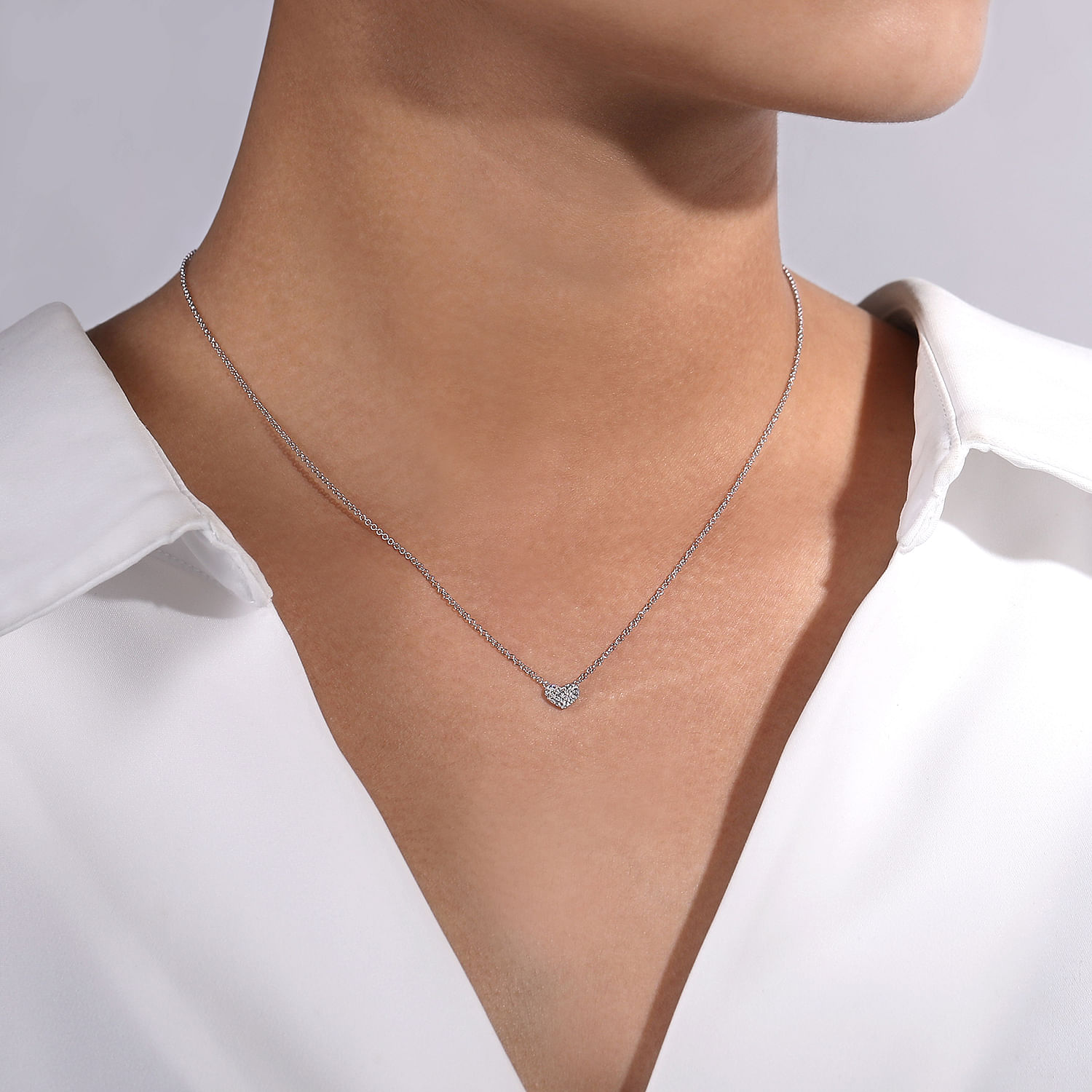 14K White Gold Pavé Diamond Pendant Heart Necklace