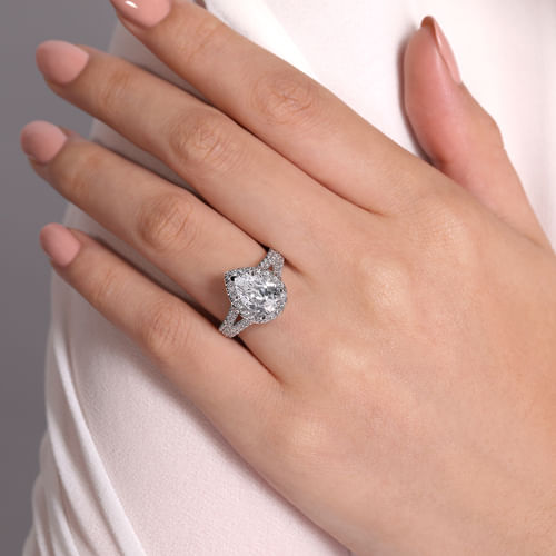 14K White Gold Pear Shape Halo Diamond Engagement Ring