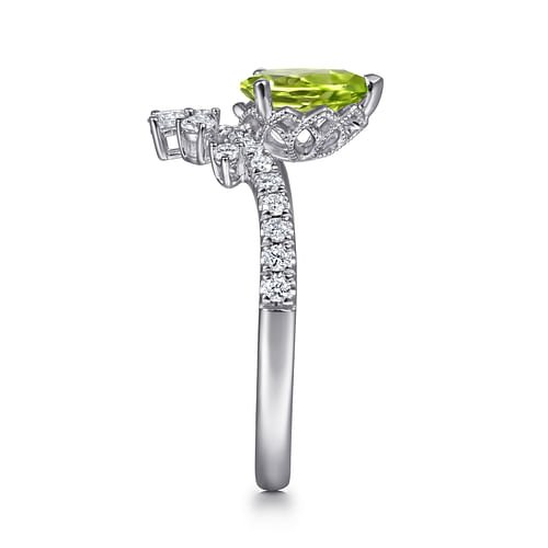 14K White Gold Pear Shaped Peridot with Diamond Burst