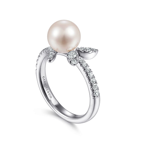 14K White Gold Pearl Ring with Diamond Leaf  