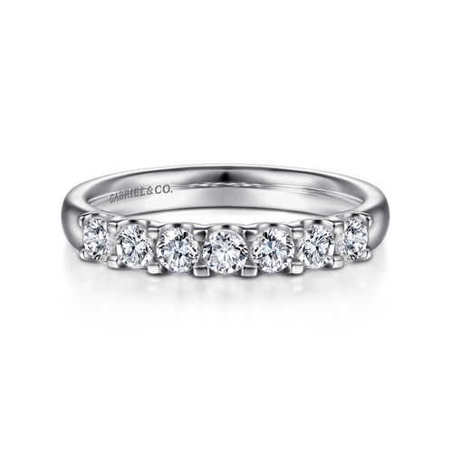 14K White Gold Round 7 Stone Diamond Anniversary Band