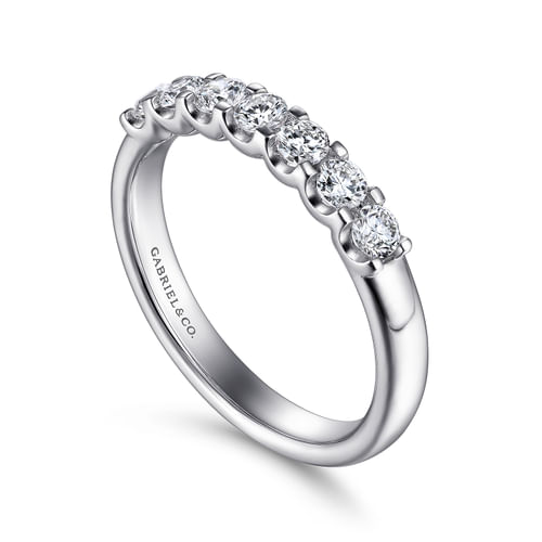 14K White Gold Round 7 Stone Diamond Anniversary Band