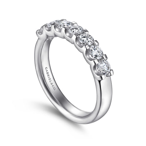 14K White Gold Round 7 Stone Diamond Anniversary Band
