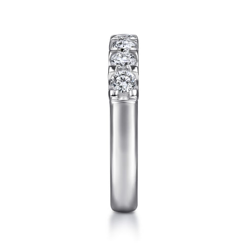 14K White Gold Round 7 Stone Diamond Anniversary Band