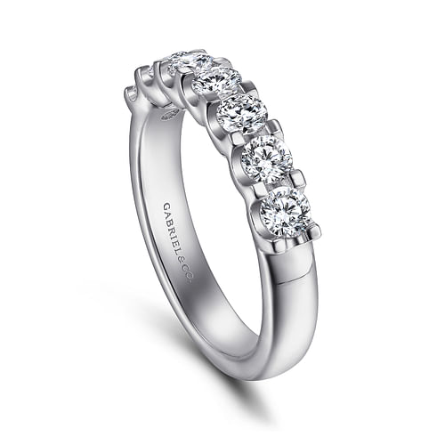 14K White Gold Round 7 Stone Diamond Anniversary Band