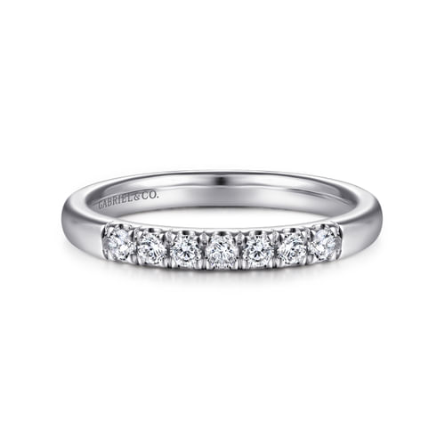 14K White Gold Round 7 Stone Diamond Anniversary Band