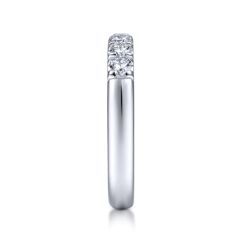 14K White Gold Round 7 Stone Diamond Anniversary Band