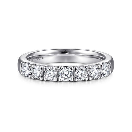 14K White Gold Round 7 Stone Diamond Anniversary Band