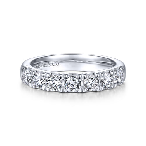 14K White Gold Round 7 Stone Diamond Anniversary Band