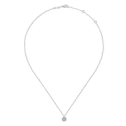 14K White Gold Round Diamond Cluster Pendant Necklace