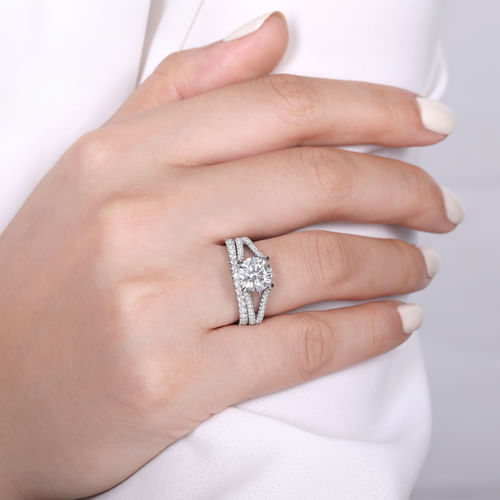 14K White Gold Round Diamond Engagement Ring