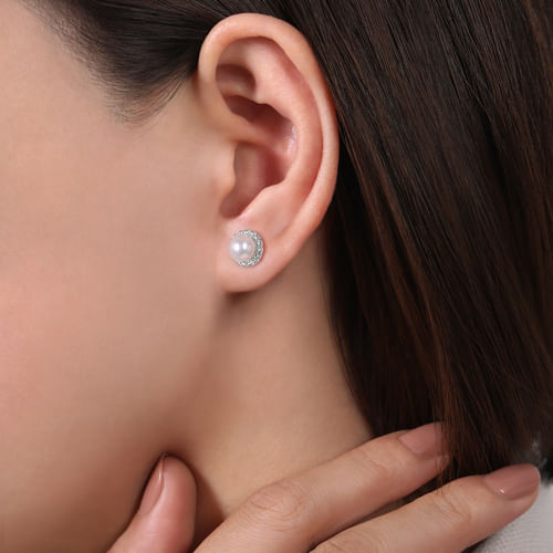 14K White Gold Round Diamond Halo Pearl Stud Earrings