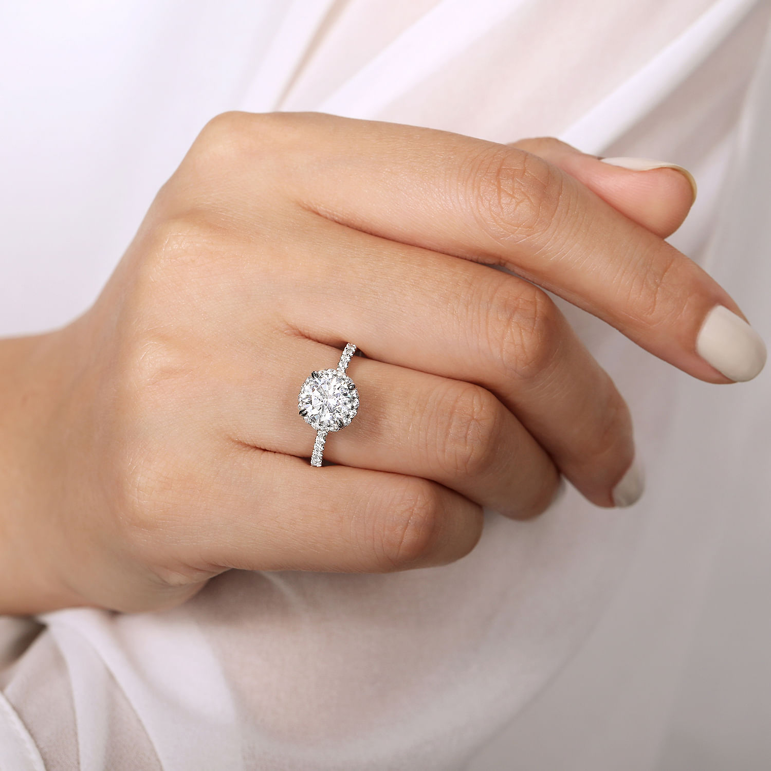 14K White Gold Round Halo Diamond Engagement Ring | ER14962R6W44JJ