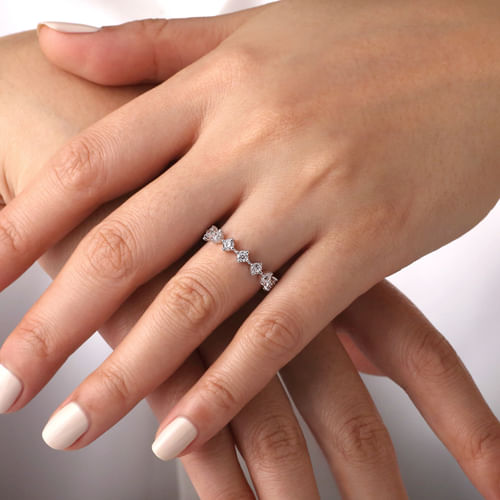14K White Gold Single Prong Diamond Anniversary Band