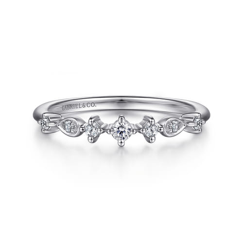 14K White Gold Single Prong Diamond Station Ring 14K White Gold Single Prong Diamond Station Ring