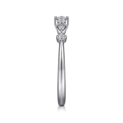 14K White Gold Single Prong Diamond Station Ring 14K White Gold Single Prong Diamond Station Ring
