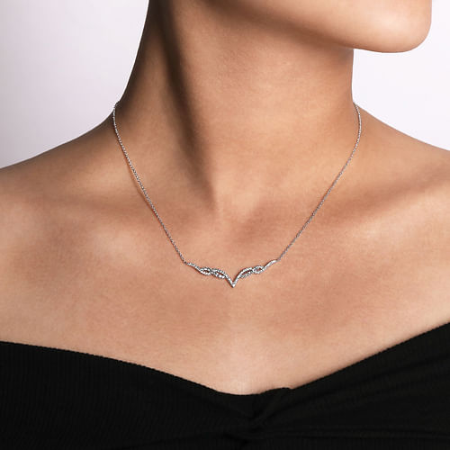 14K White Gold Twisted Diamond V Bar Necklace