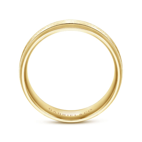14K Yellow Gold 7mm - Beveled Edge Men's Wedding Band in Horizontal Brush Finish