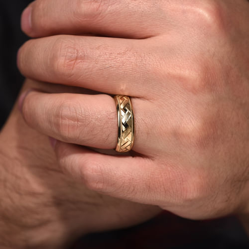 14K Yellow Gold 7mm - Engraved Woven Men's Wedding Band in Satin Finish