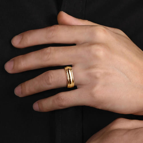 14K Yellow Gold 7mm - Men's Wedding Band in High Polished Finish