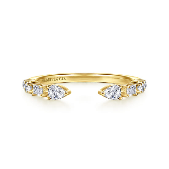 14K Yellow Gold Baguette and Round Open Diamond Band 14K Yellow Gold Baguette and Round Open Diamond Band