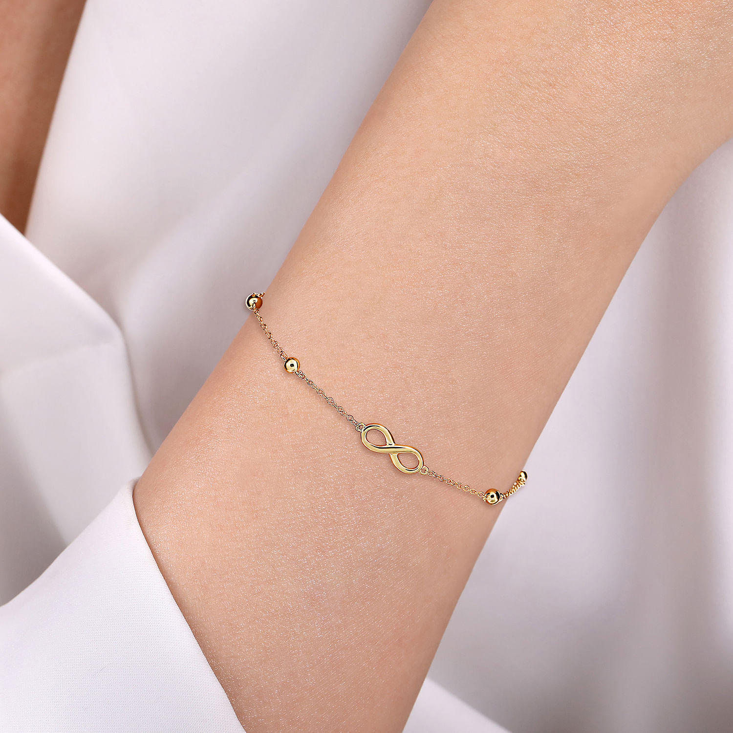14K Yellow Gold Bujukan Chain Bracelet with Infinity Station