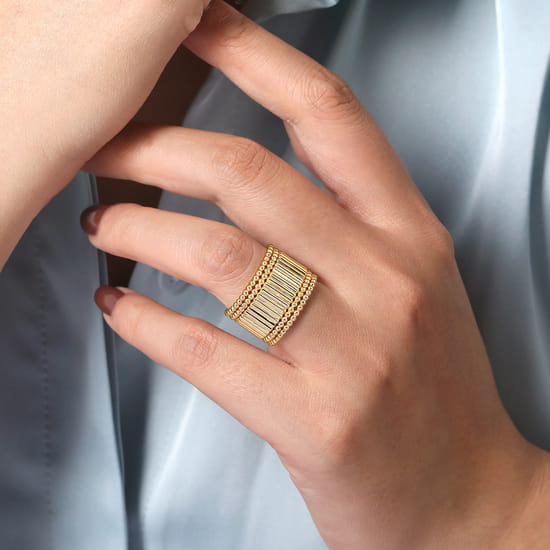 14K Yellow Gold Bujukan Cigar Band angle 5 14K Yellow Gold Bujukan Cigar Band angle 5