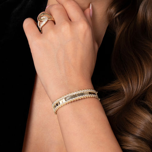 14K Yellow Gold Bujukan Diamond  Bangle