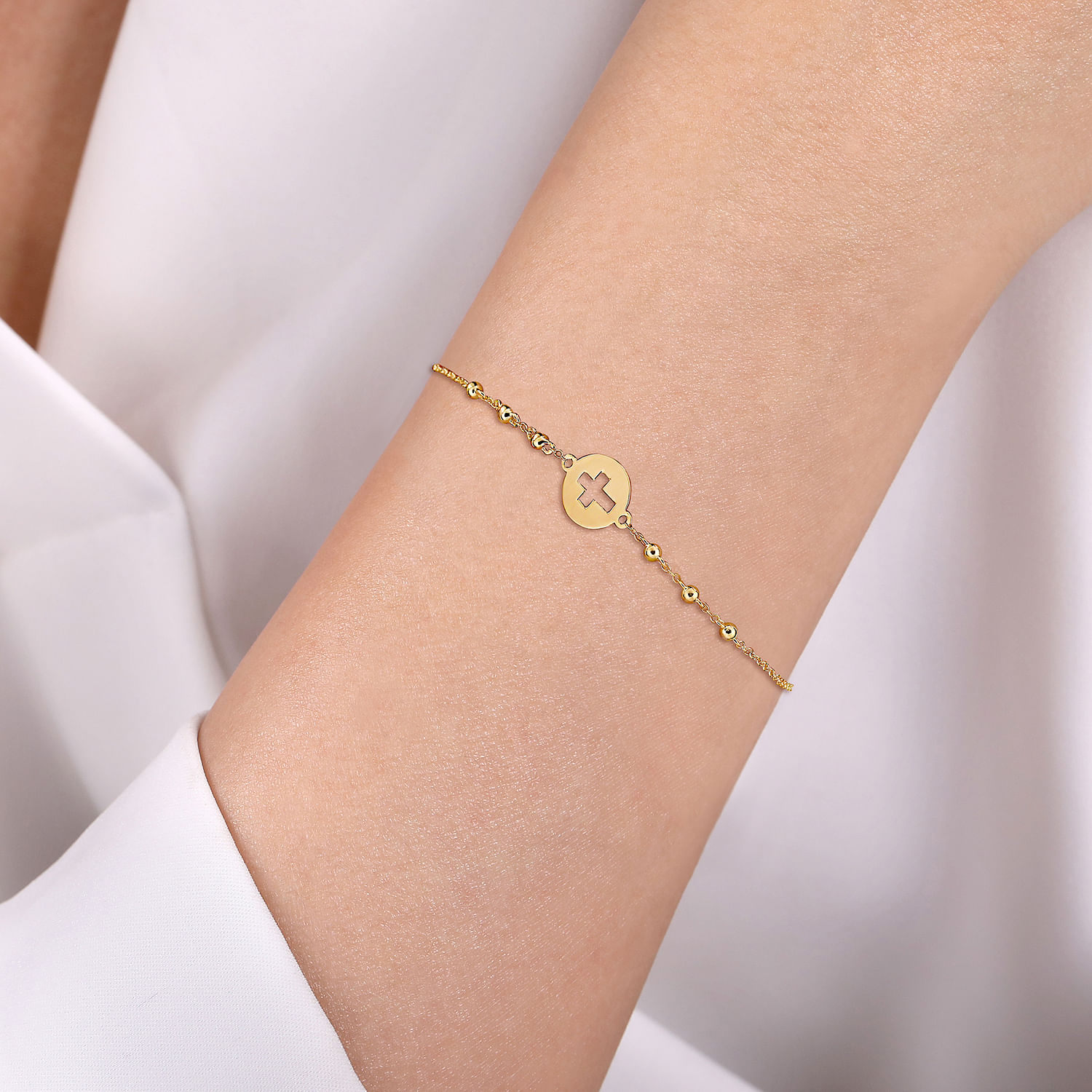 14K Yellow Gold Chain Bracelet with Cutout Cross Disc