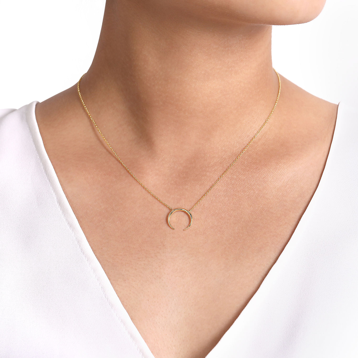 14K Yellow Gold Crescent Moon Pendant Necklace