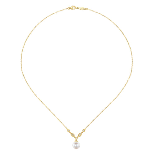 14K Yellow Gold Cultured Pearl and Diamond Accent Necklace 14K Yellow Gold Cultured Pearl and Diamond Accent Necklace