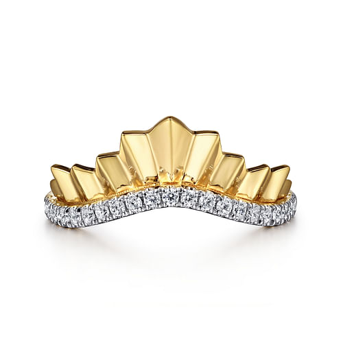 14K Yellow Gold Curved Diamond Ring with Diamond Cut Texture