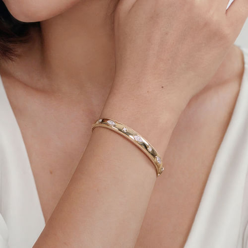 14K Yellow Gold Diamond Bujukan Bangle
