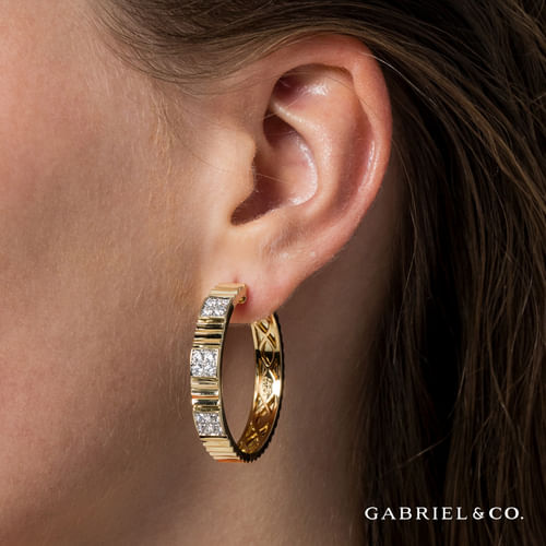 14K Yellow Gold Diamond Cut Texture 30mm Diamond Hoop Earrings