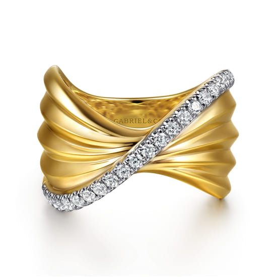 14K Yellow Gold Diamond and Diamond Cut Criss Cross Ring