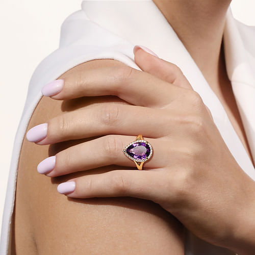 14K Yellow Gold Diamond and Flat Pear Shape Amethyst Ladies Ring With Flower Pattern Gallery