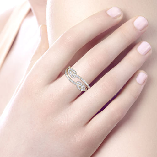 14K Yellow Gold Double Love Knot Pavé Diamond Ring