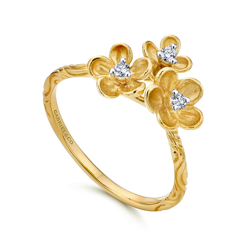 14K Yellow Gold Engraved Floral Diamond Ring